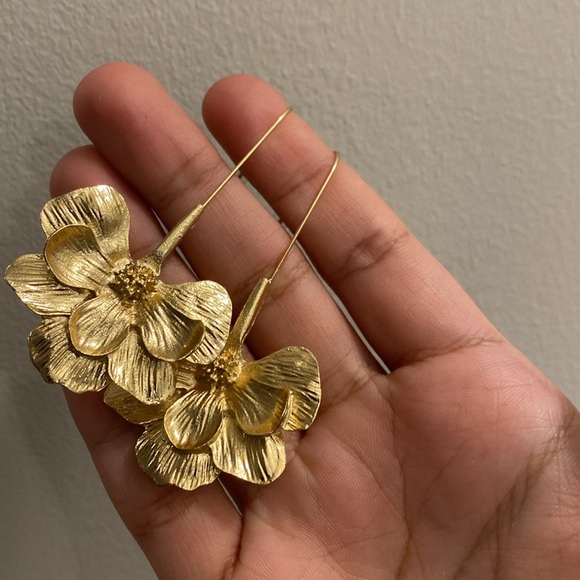 Gold Tone Gingko Leaf Fairy Earrings - Picture 5 of 8